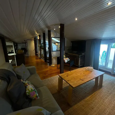 Charming Family In Graca *