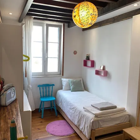 Charming Family In Graca Lisboa