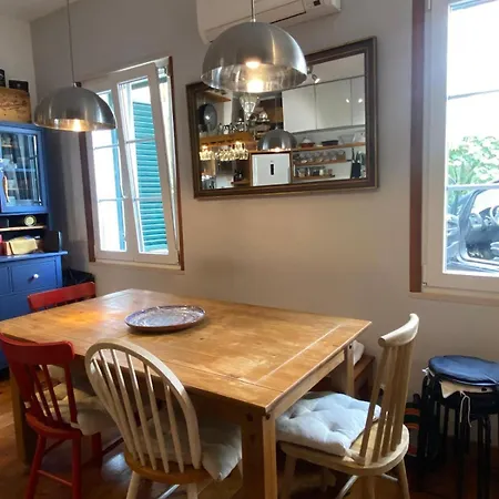 Charming Family In Graca Lisboa