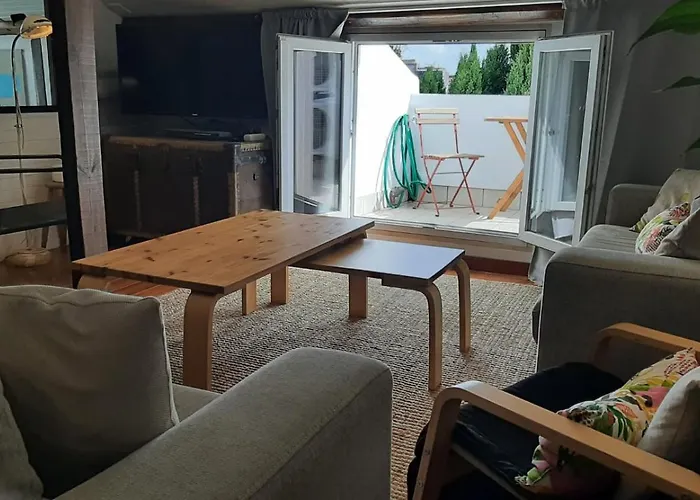 Charming Family In Graca Διαμέρισμα *